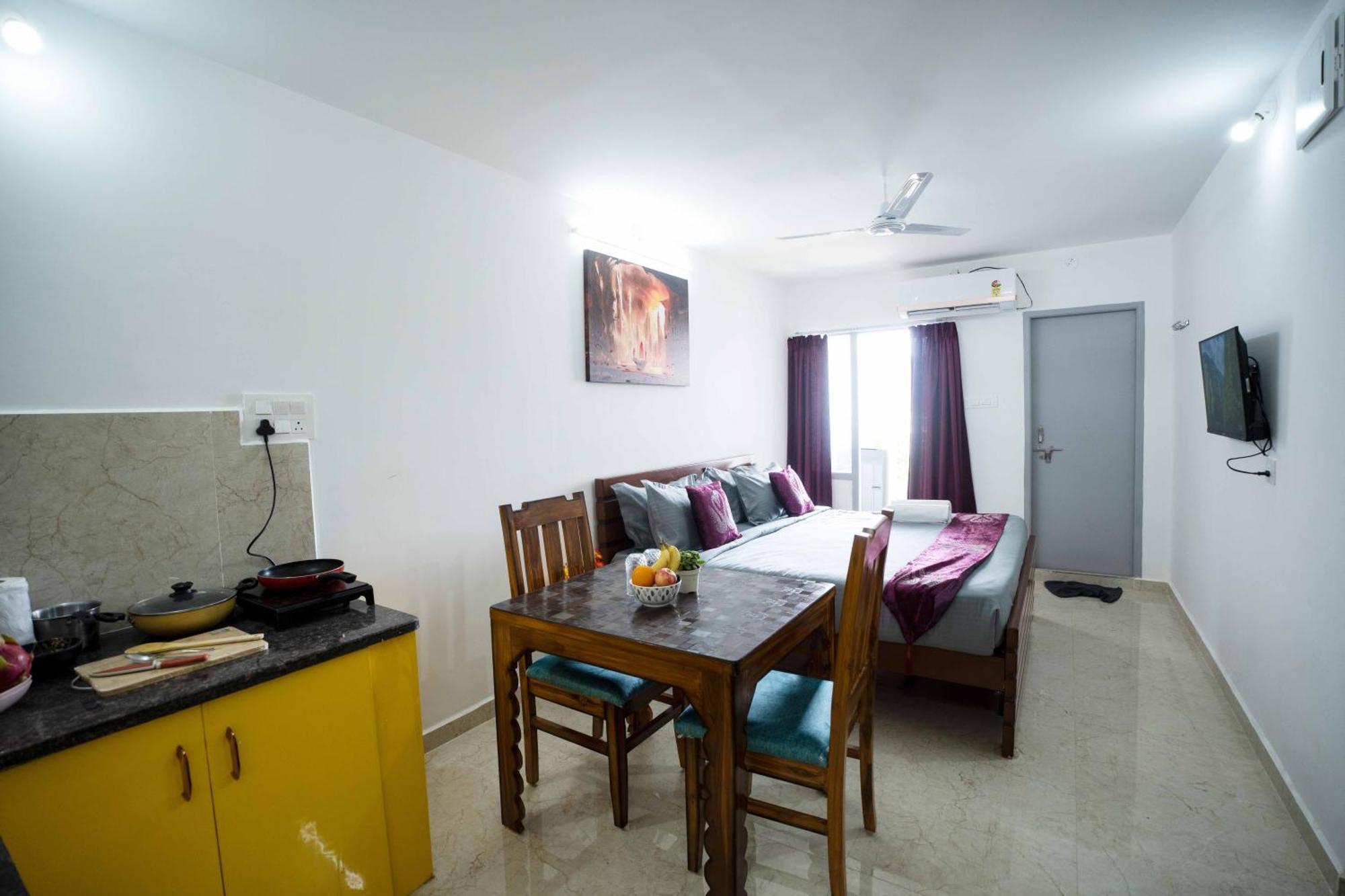 Yellow Bells Studios And Suites Gachibowli Esterno foto