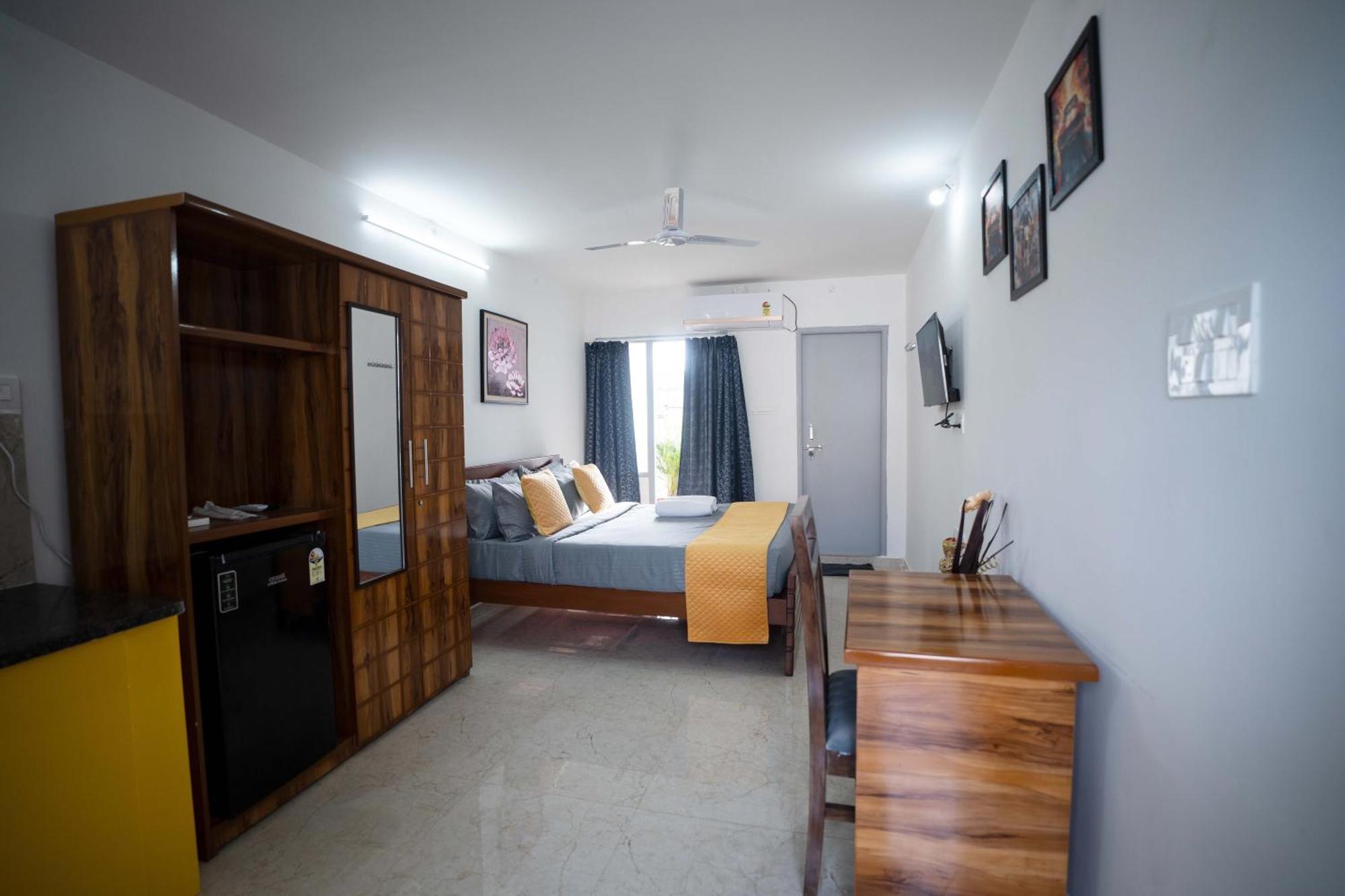 Yellow Bells Studios And Suites Gachibowli Esterno foto