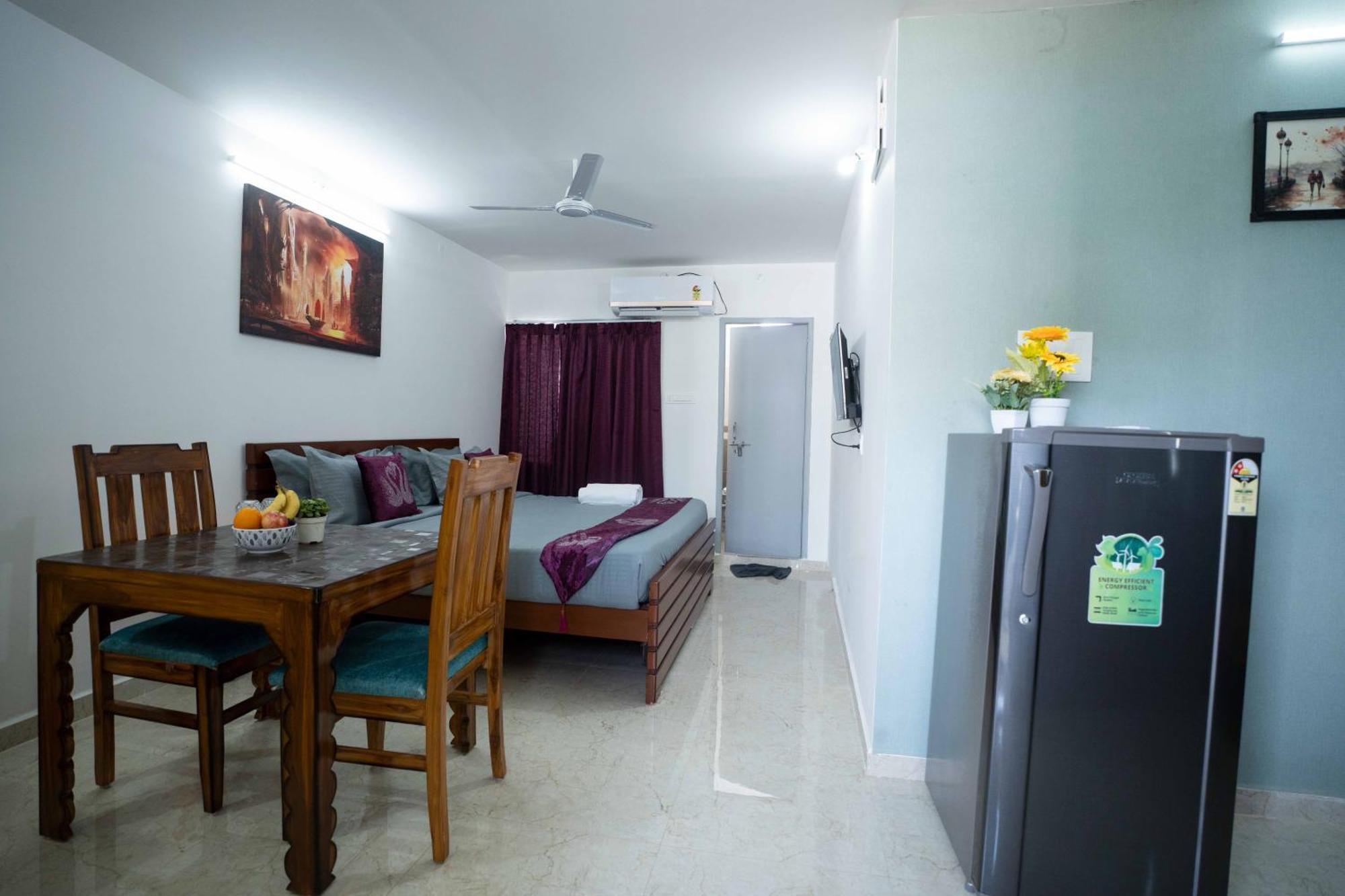 Yellow Bells Studios And Suites Gachibowli Esterno foto